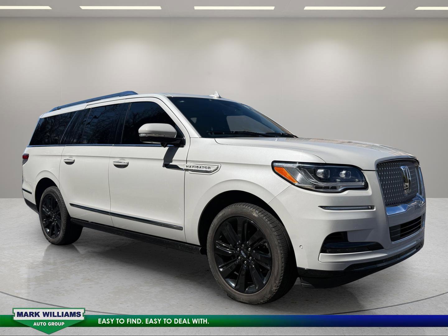 Used 2024 Lincoln Navigator L Reserve image 1