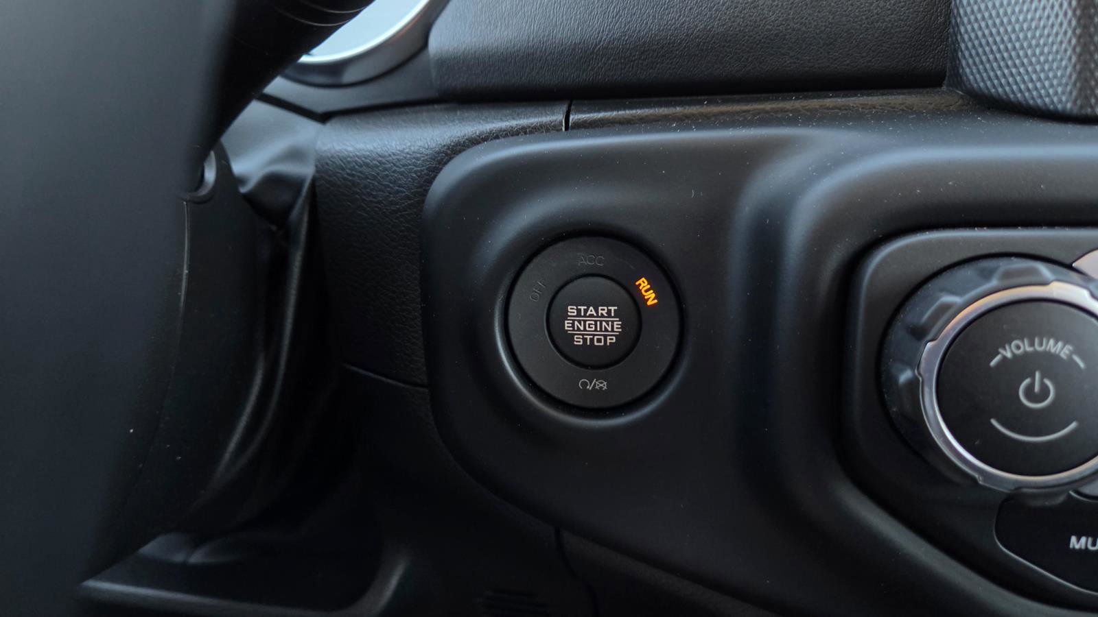 Used 2023 Jeep Wrangler Sahara w/ Cold Weather Group image 33