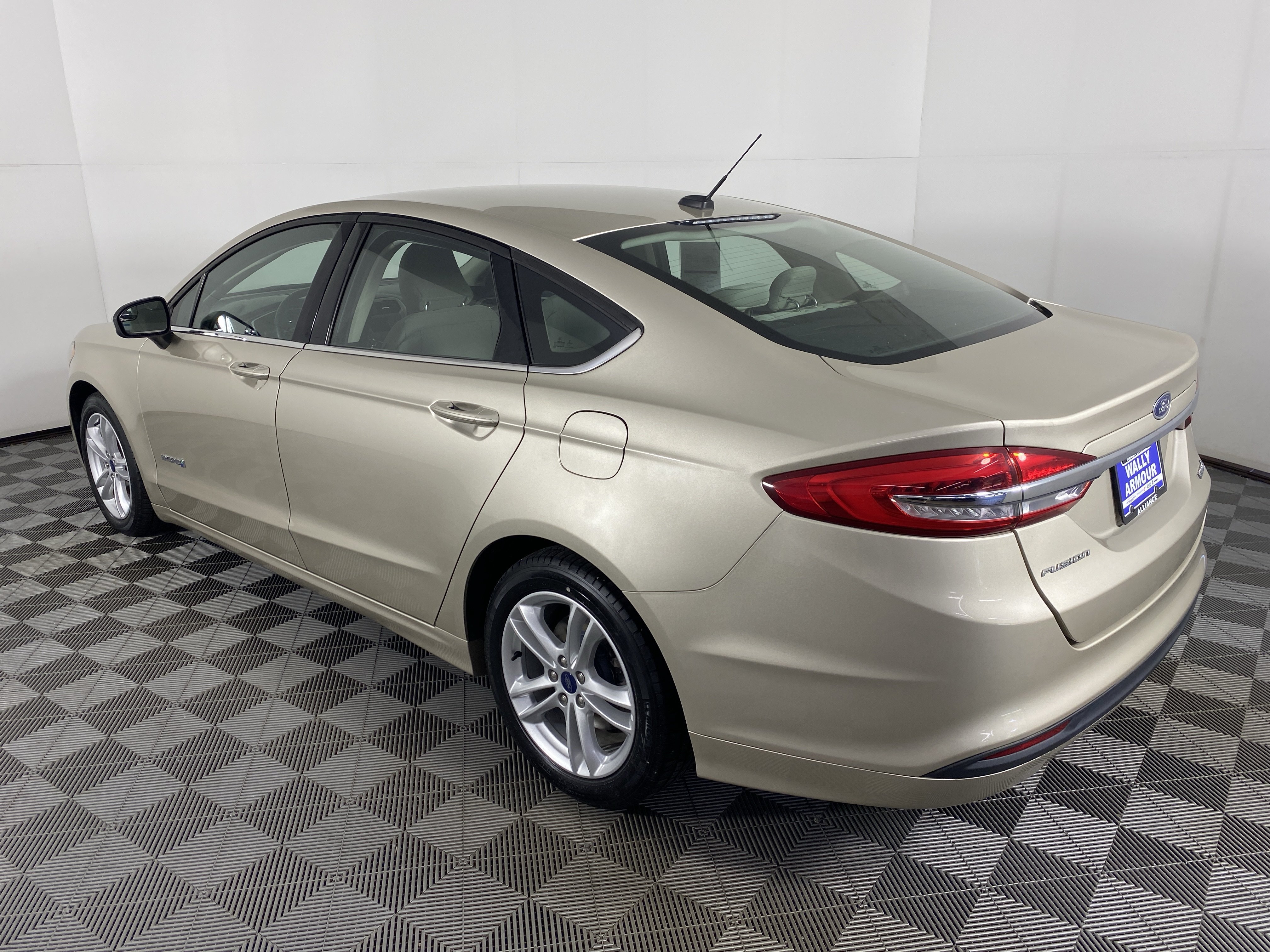 Used 2018 Ford Fusion S FWD image 7