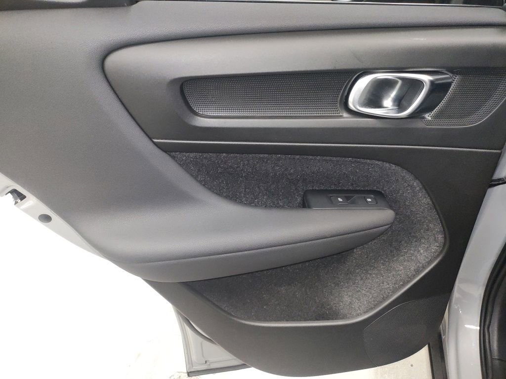 Used 2024 Volvo XC40 B5 Ultimate w/ Climate Package AWD/4WD image 28