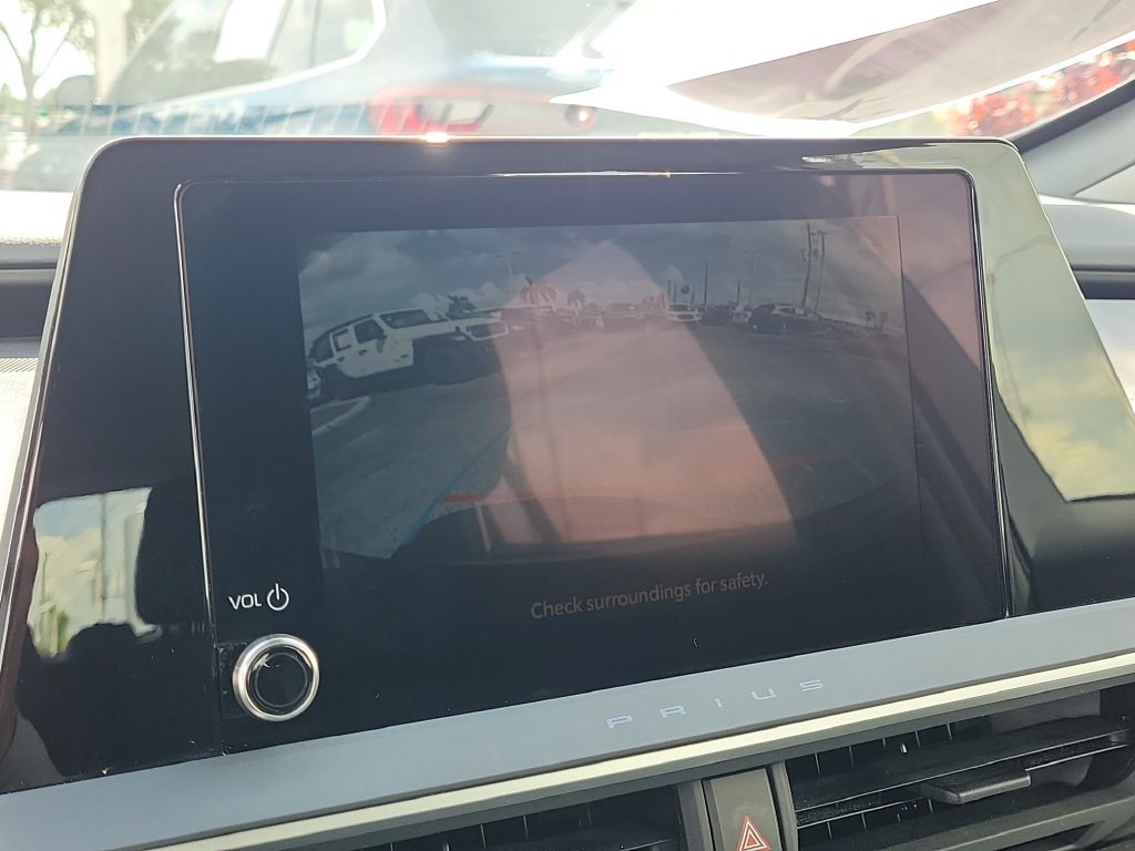 Used 2025 Toyota Prius LE FWD image 22