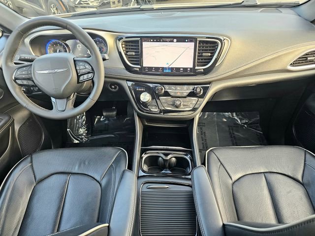 Used 2022 Chrysler Pacifica Limited w/ S Appearance Package image 28