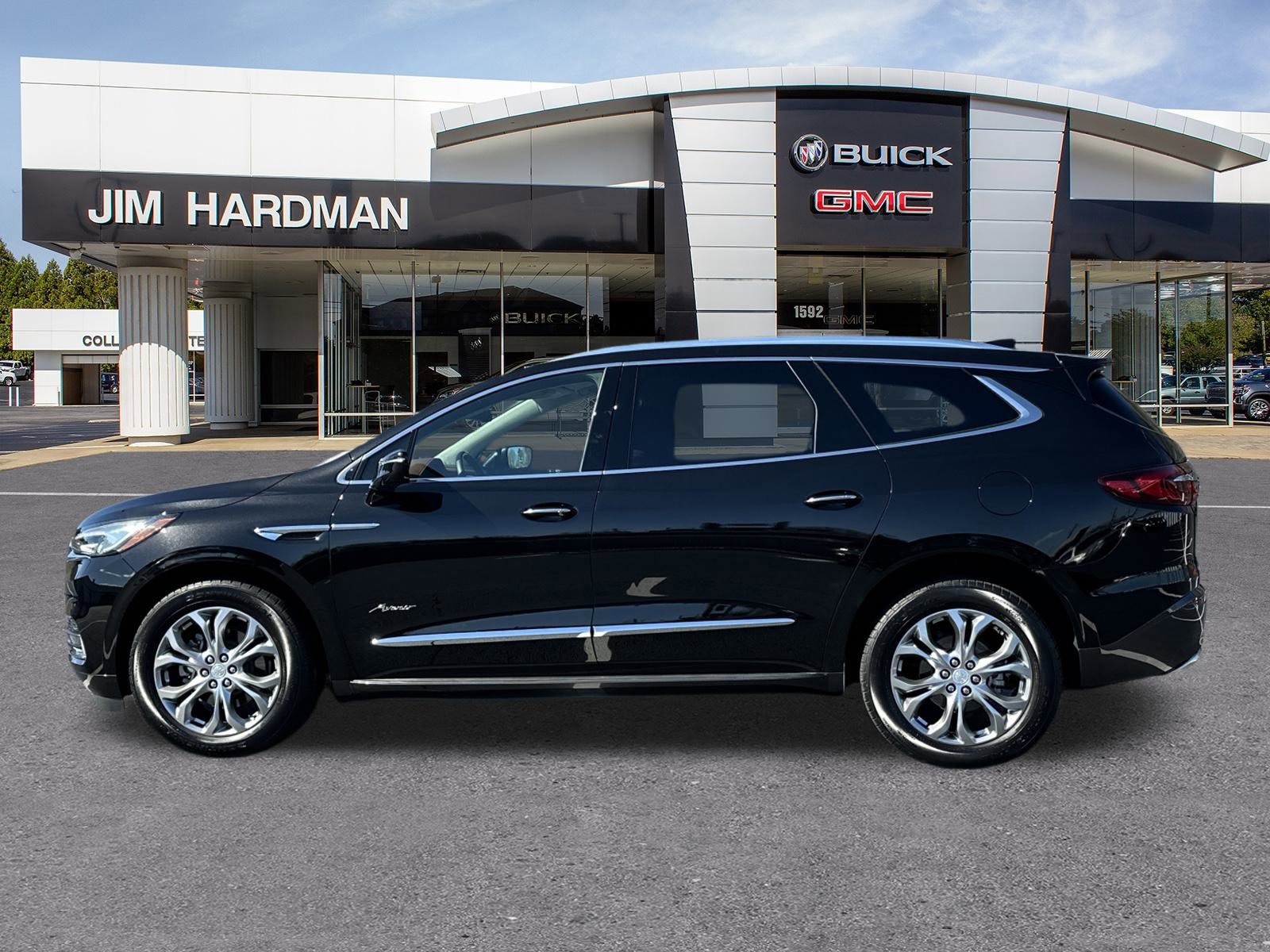 Used 2018 Buick Enclave Avenir w/ Avenir Technology Package image 4