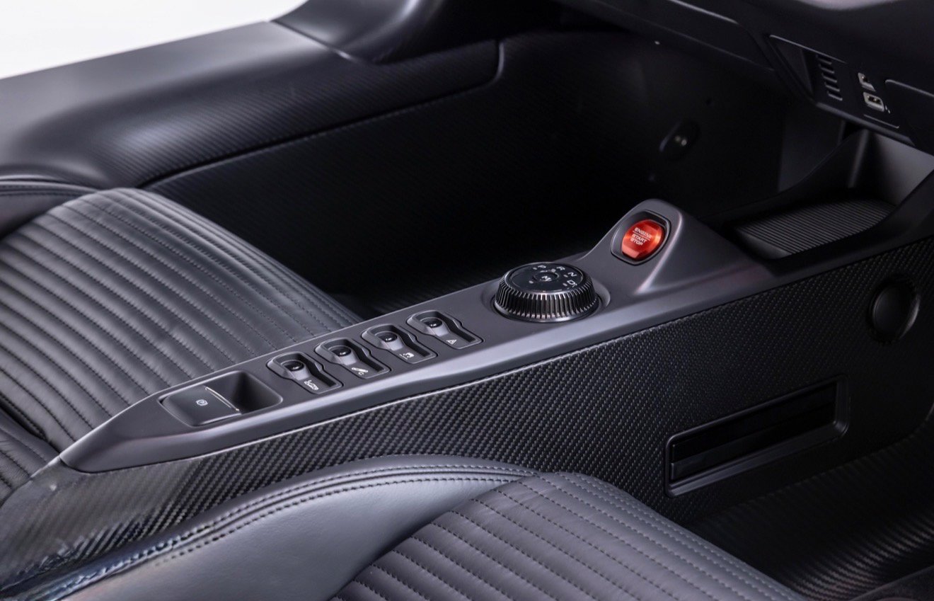 Used 2019 Ford GT RWD image 32