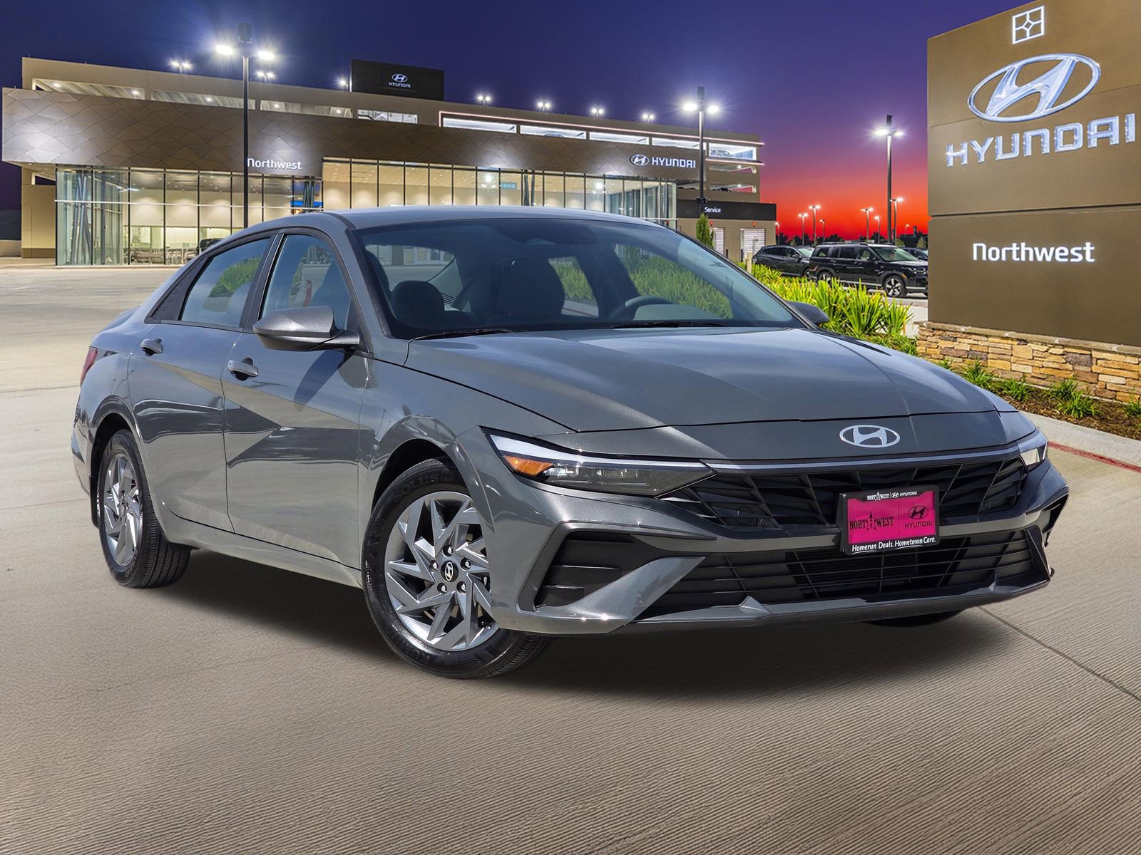 Used 2024 Hyundai Elantra SEL FWD image 3