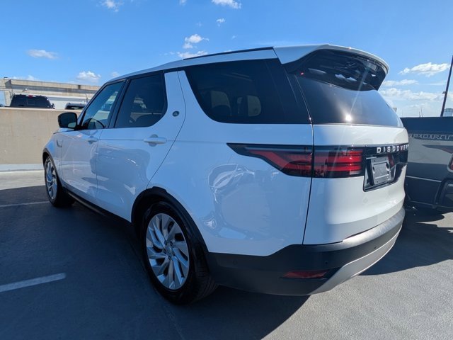Used 2025 Land Rover Discovery S image 4