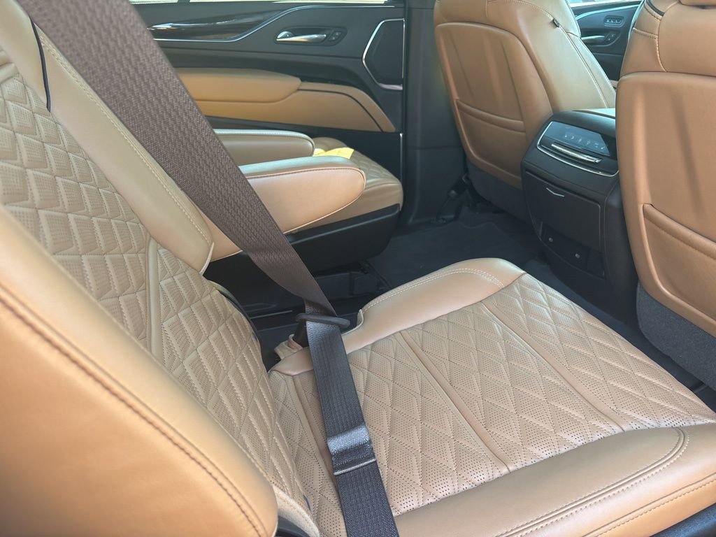 Used 2021 Cadillac Escalade Premium Luxury w/ Performance Package RWD image 30