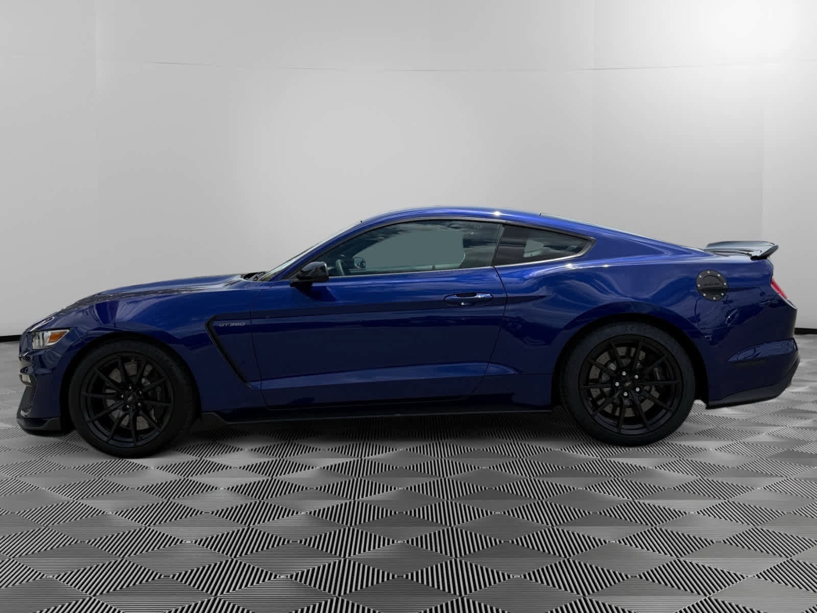 Used 2016 Ford Mustang Shelby GT350 w/ Track Package RWD video 2