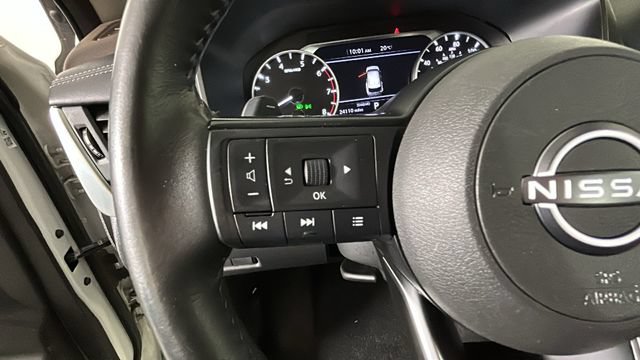 Used 2022 Nissan Rogue S FWD image 16