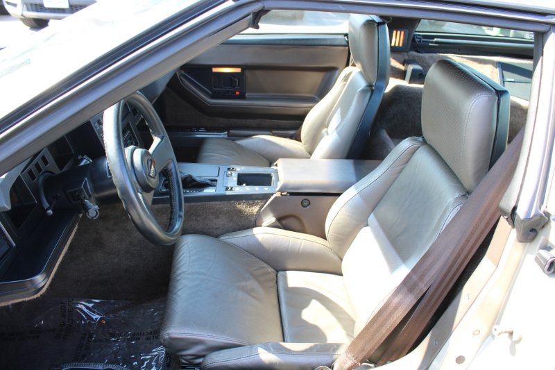 Used 1986 Chevrolet Corvette Coupe RWD image 9