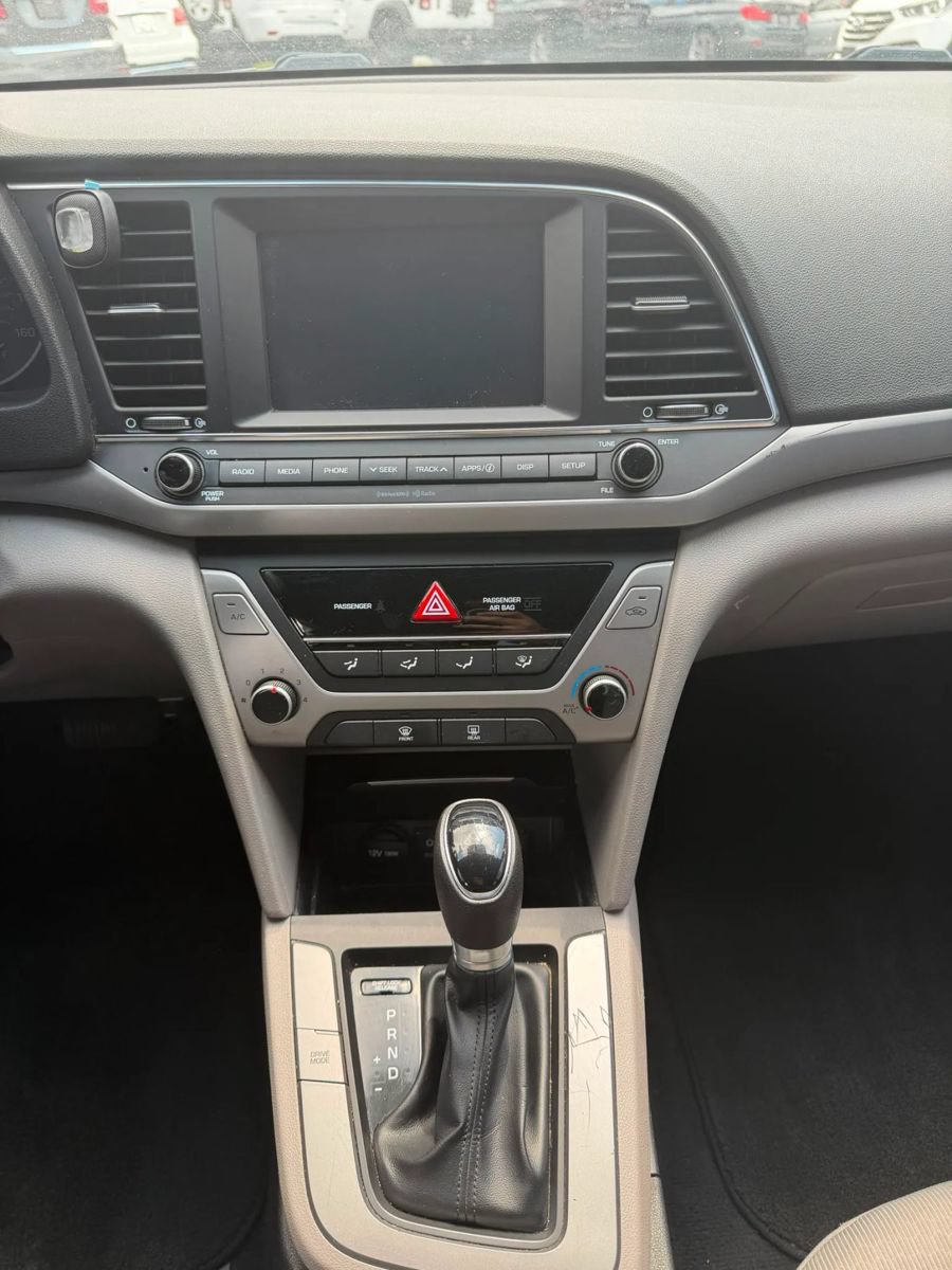 Used 2018 Hyundai Elantra SEL FWD image 12