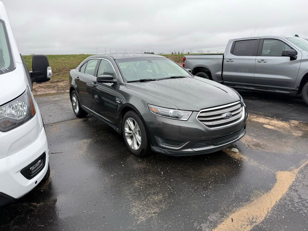Used 2017 Ford Taurus SE image 5