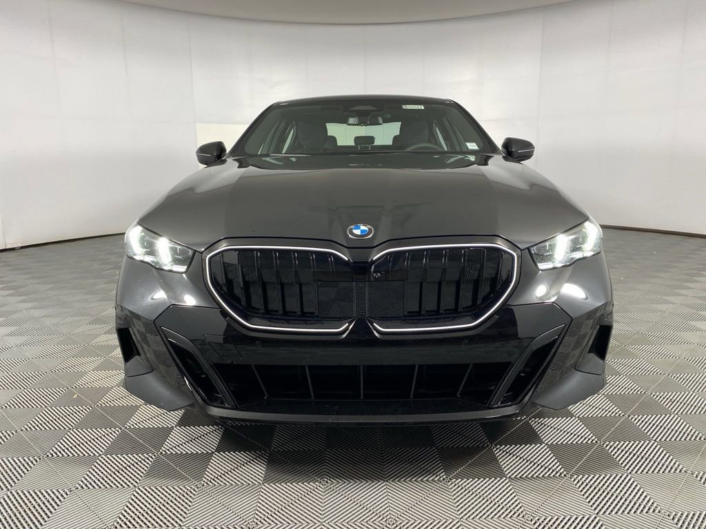 New 2026 BMW 530i xDrive w/ M Sport Package image 2