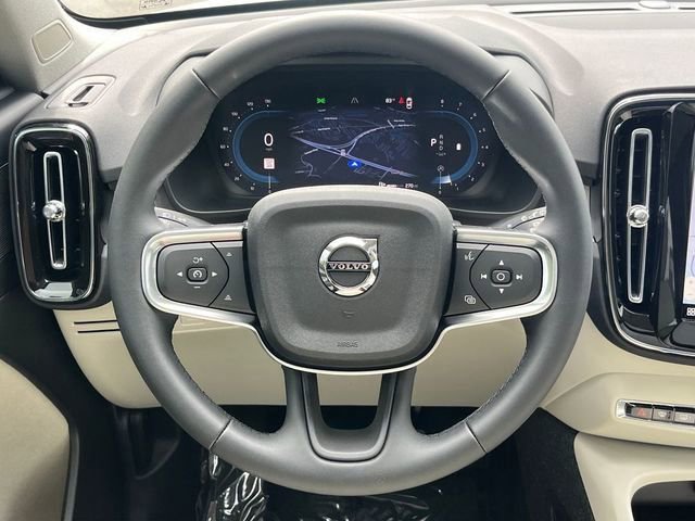 New 2025 Volvo XC40 B5 Plus w/ Protection Package Premier AWD/4WD image 19