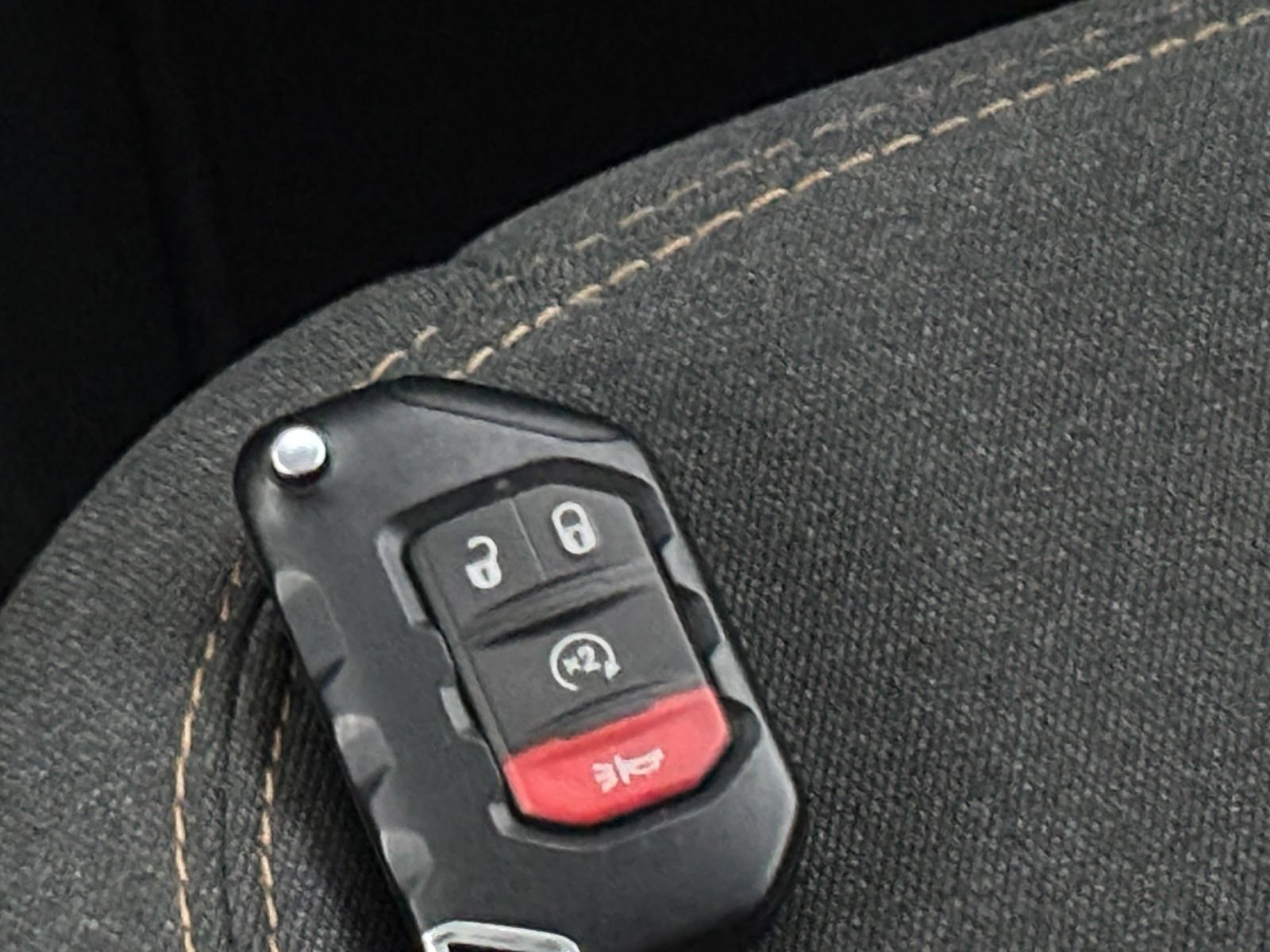 Used 2025 Jeep Wrangler Unlimited Sahara AWD/4WD image 21
