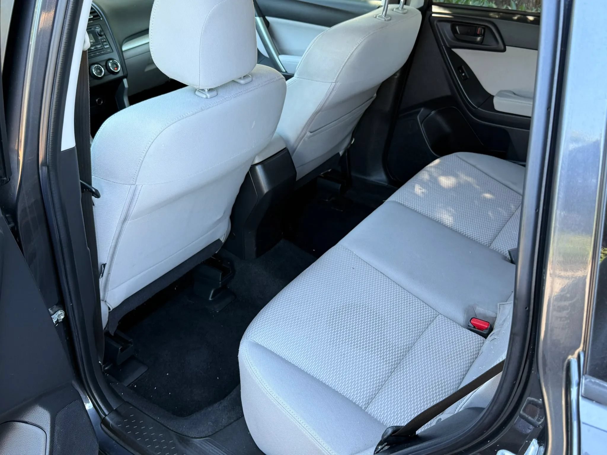 Used 2014 Subaru Forester 2.5i Premium w/ Popular Package #2 AWD/4WD image 23