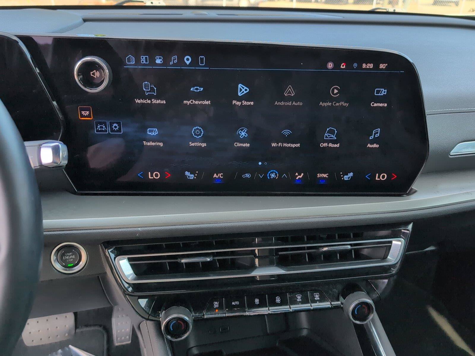 Certified 2025 Chevrolet Traverse LT AWD/4WD image 17
