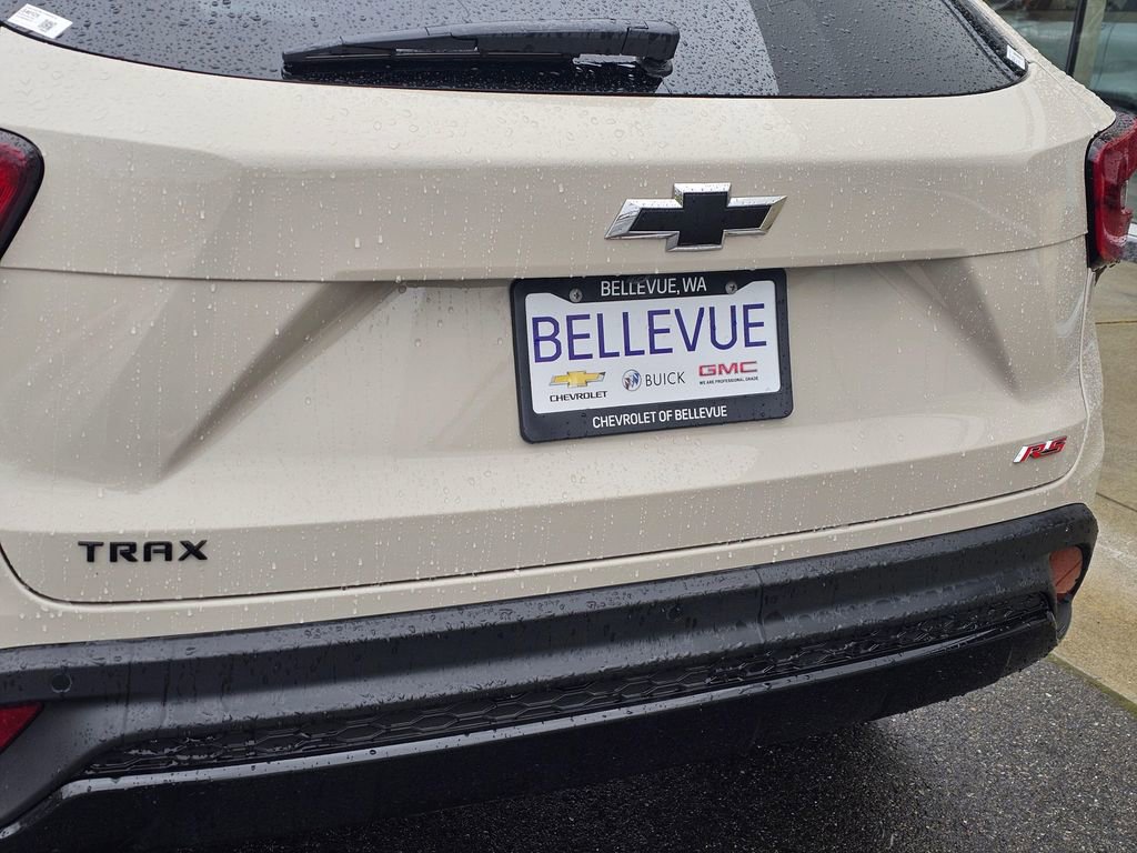 Used 2026 Chevrolet Trax RS w/ Sunroof Package image 14