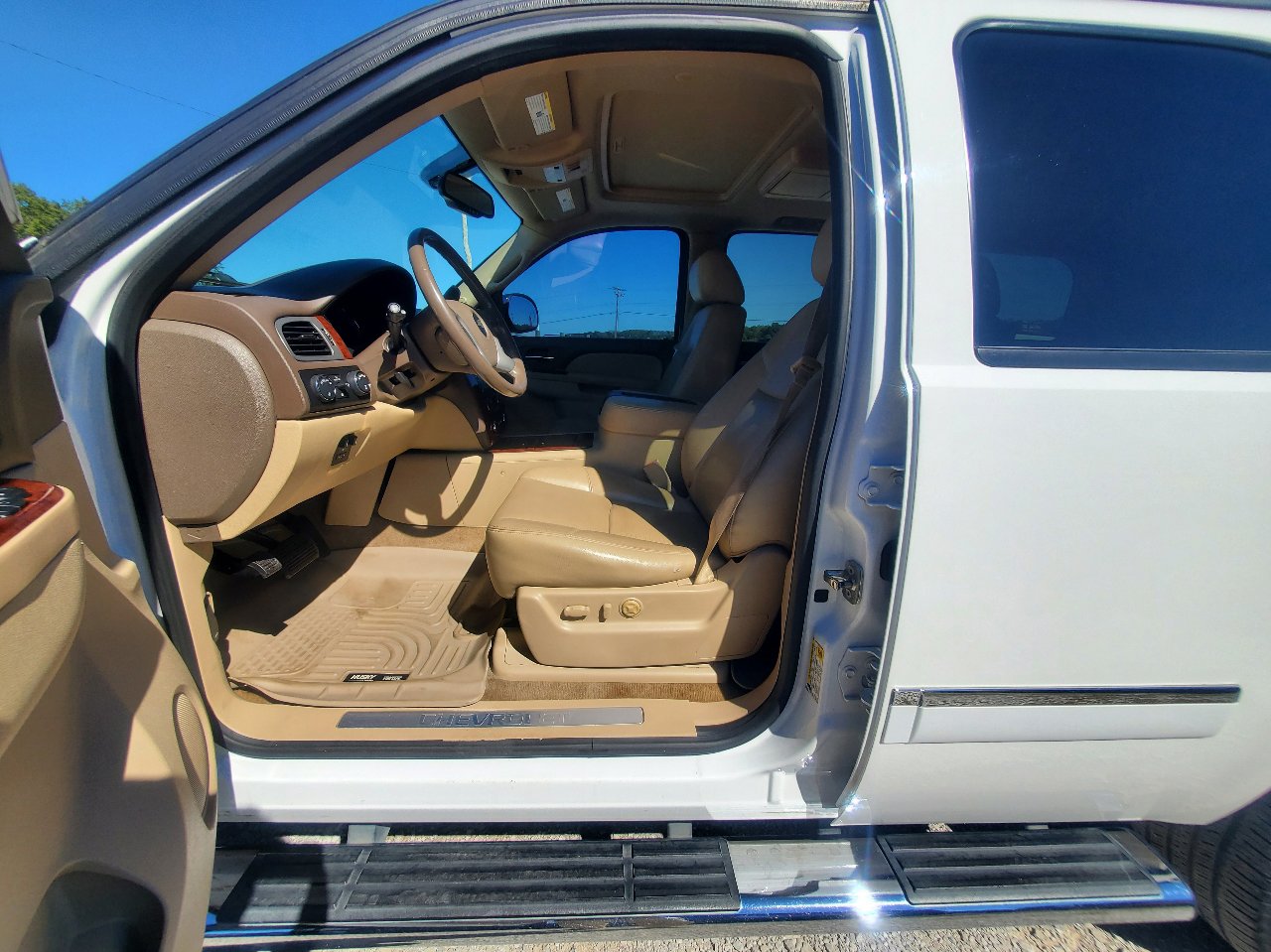 Used 2013 Chevrolet Tahoe LTZ image 14