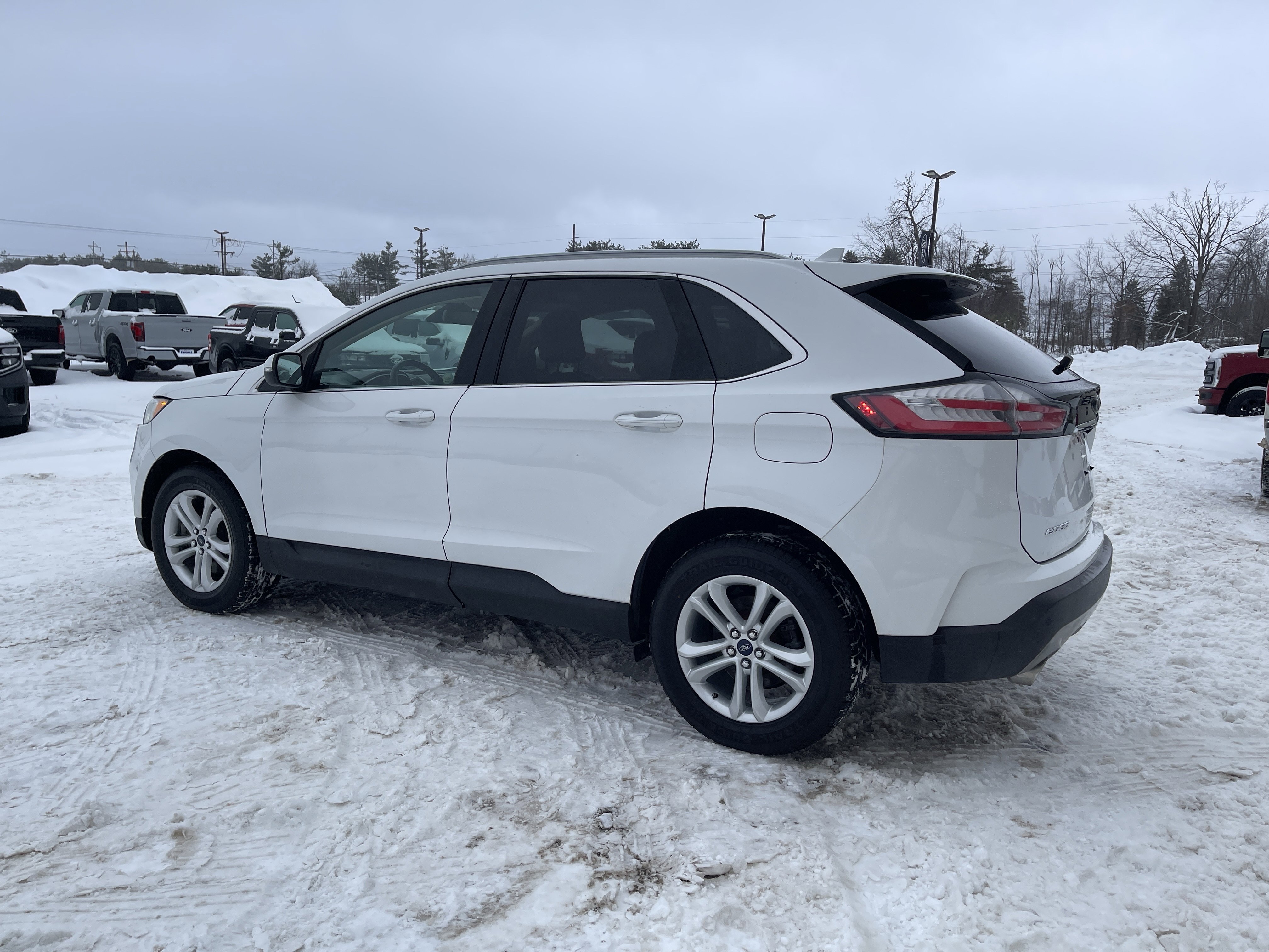 Used 2020 Ford Edge SEL image 5