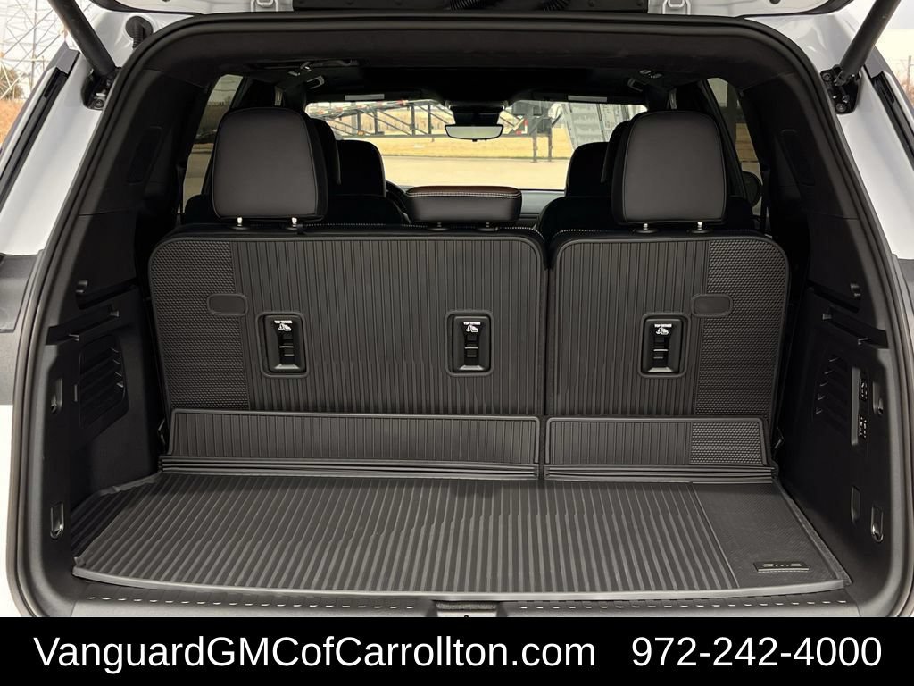 New 2026 GMC Acadia Denali Ultimate w/ LPO, Floor Liner Package AWD/4WD image 24
