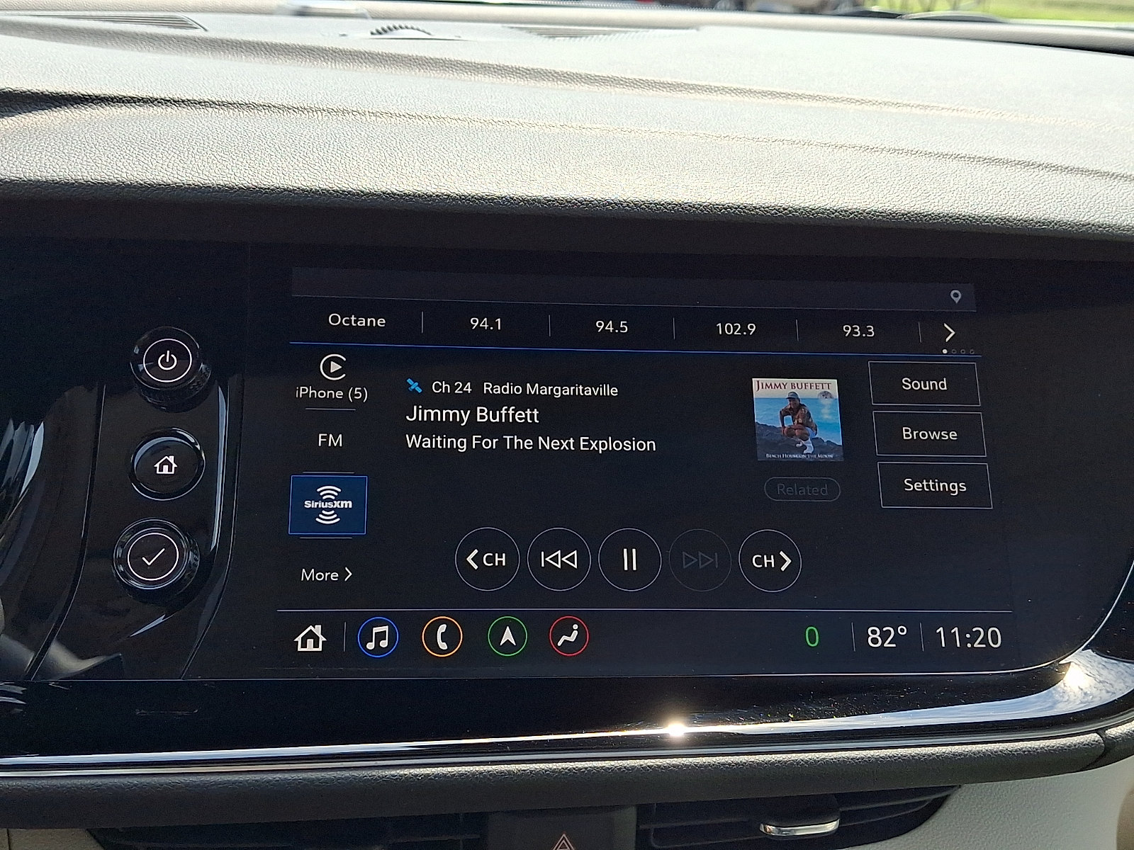 Used 2021 Buick Envision Avenir AWD/4WD image 17