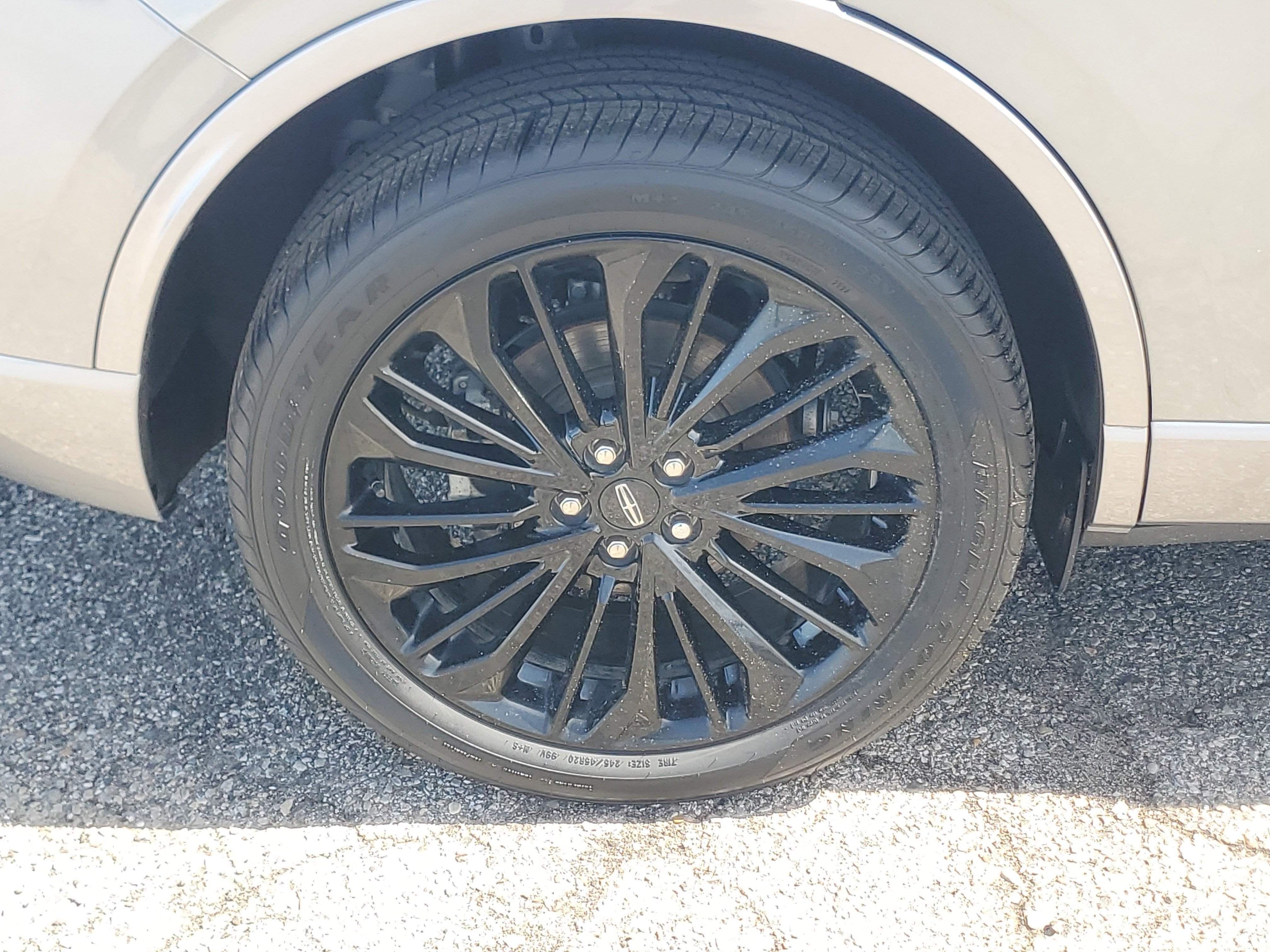 Certified 2024 Lincoln Corsair AWD w/ Equipment Group 101A image 6