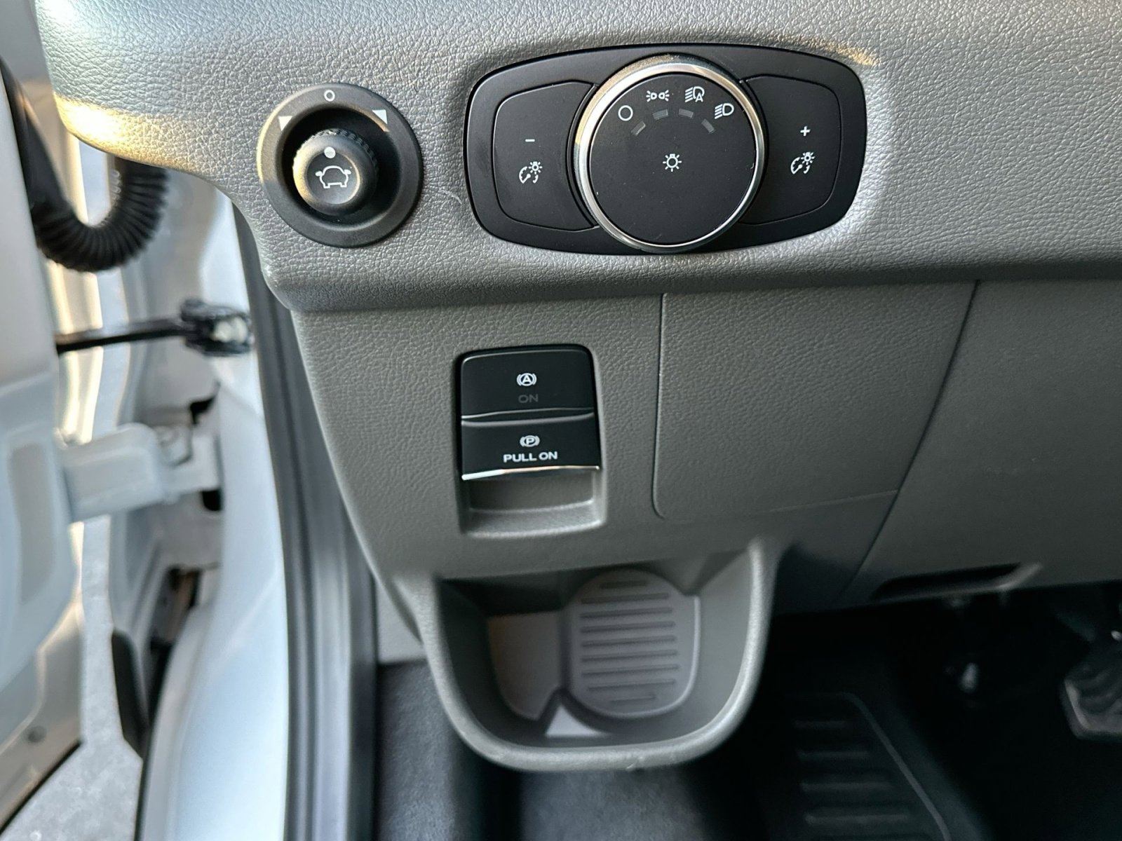 New 2026 Ford Transit 250 148 Medium Roof w/ Load Area Protection Package image 17