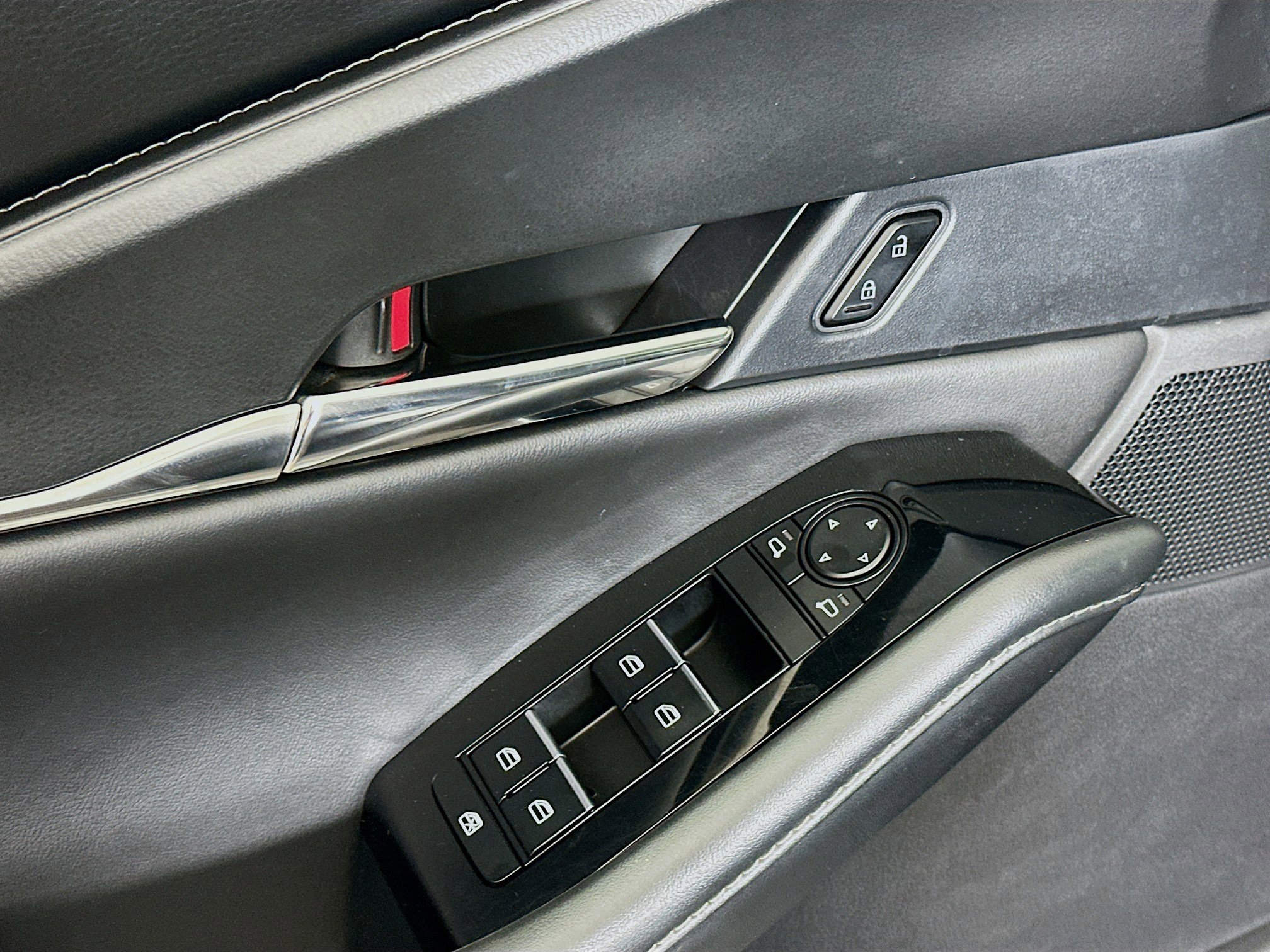 Used 2024 MAZDA CX-30 AWD 2.5 S w/ Preferred Package image 15