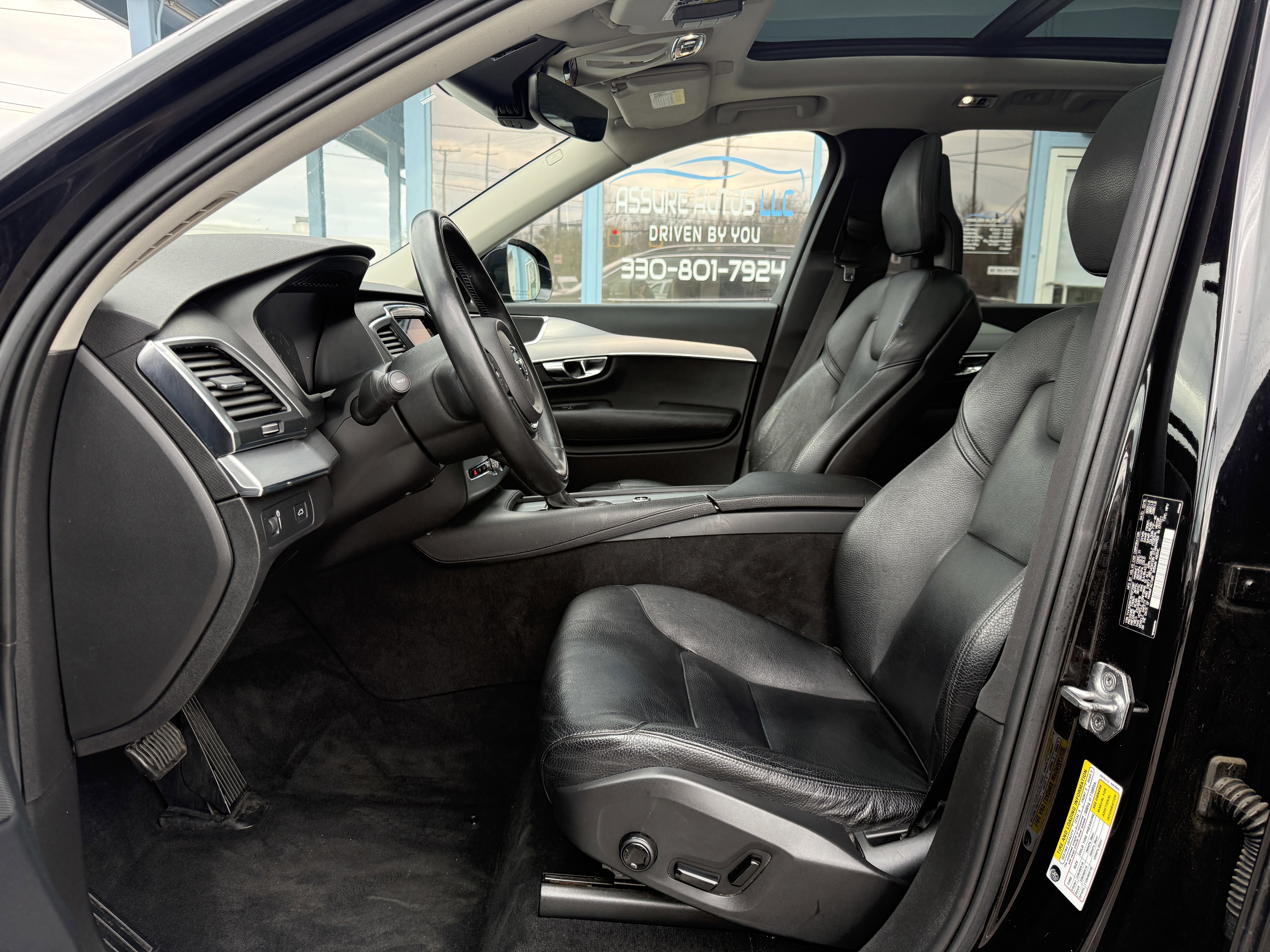 Used 2016 Volvo XC90 T5 Momentum image 11