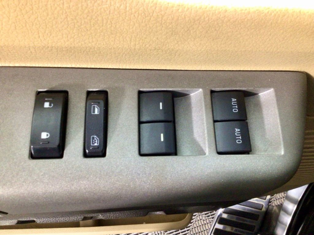 Used 2013 Ford F350 Lariat w/ Lariat Ultimate Pkg image 16