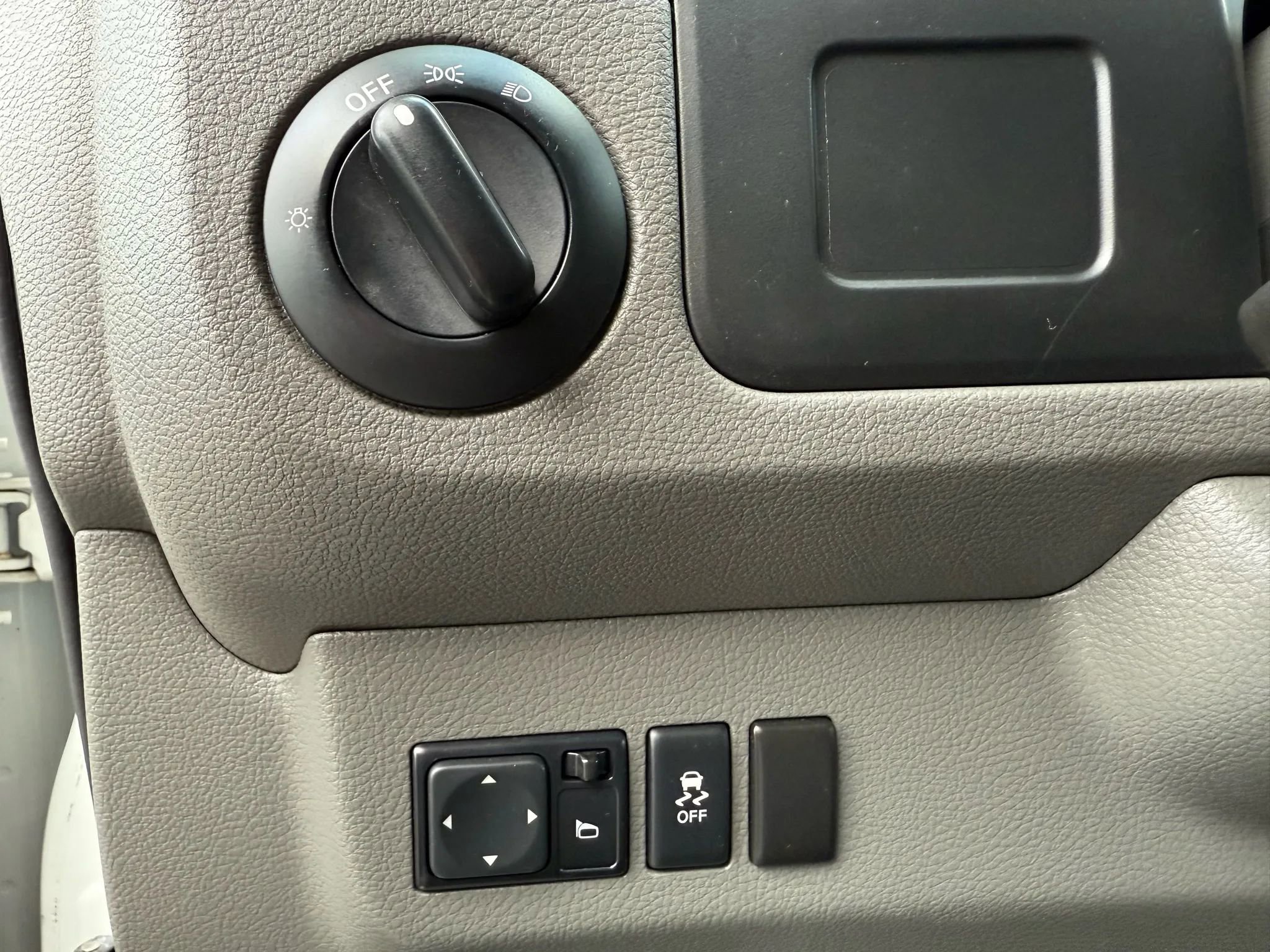 Used 2019 Nissan NV 1500 SV w/ Navigation Package image 18