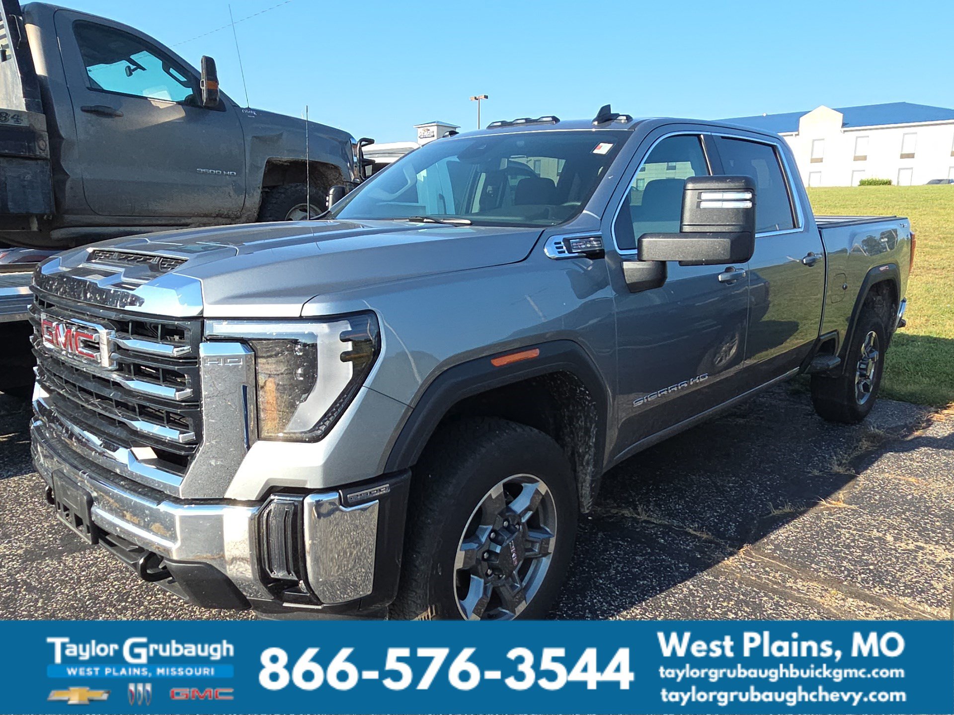 Used 2026 GMC Sierra 2500 SLE AWD/4WD image 3