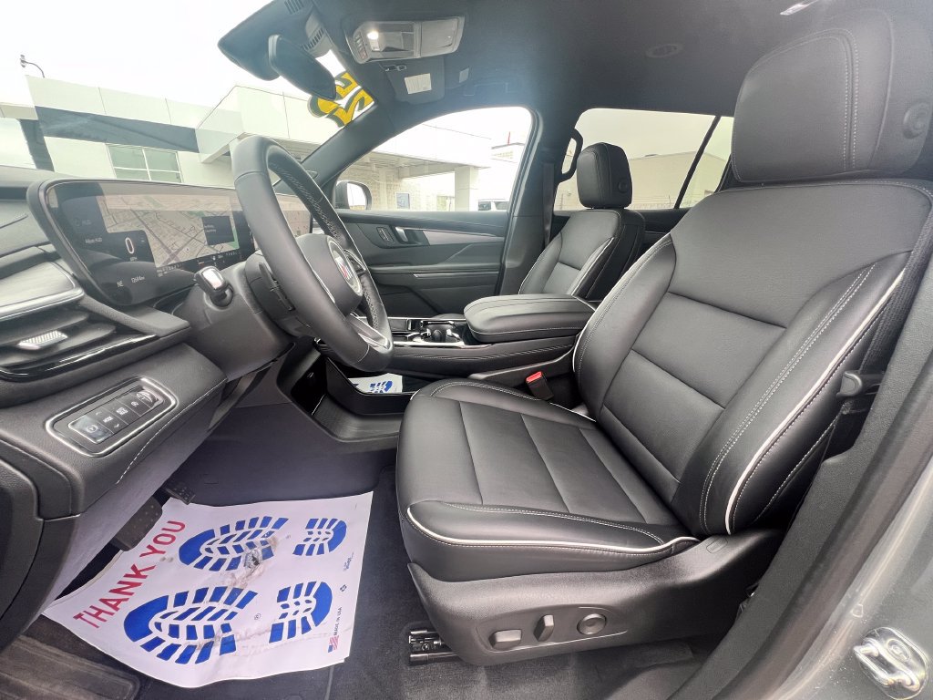 Used 2025 Buick Enclave Preferred w/ Power Package FWD image 18