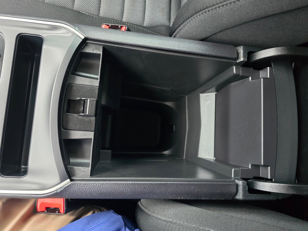 Used 2024 Ford Edge SE w/ Black Appearance Package image 32