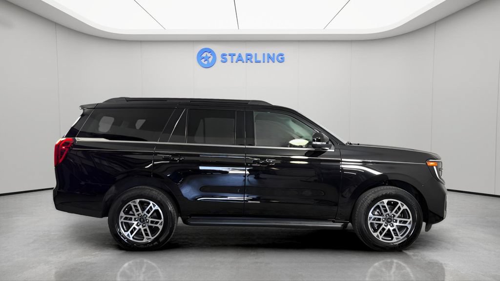 Used 2026 Ford Expedition Active RWD image 11