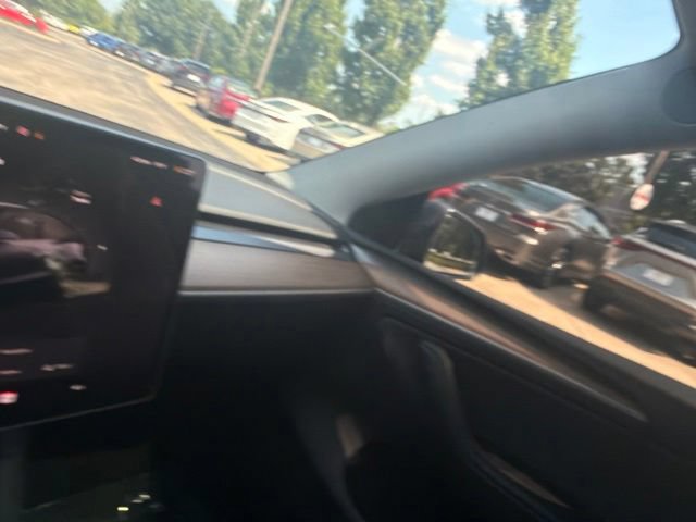 Used 2023 Tesla Model Y Long Range AWD/4WD image 23