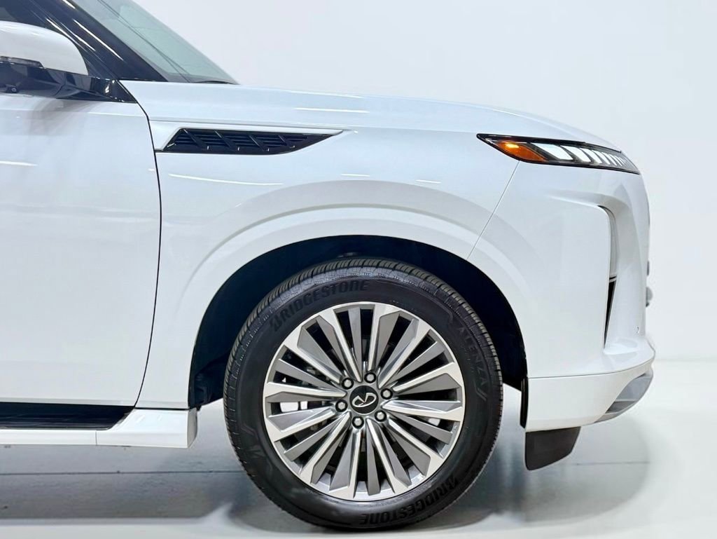Used 2025 INFINITI QX80 Sensory image 13