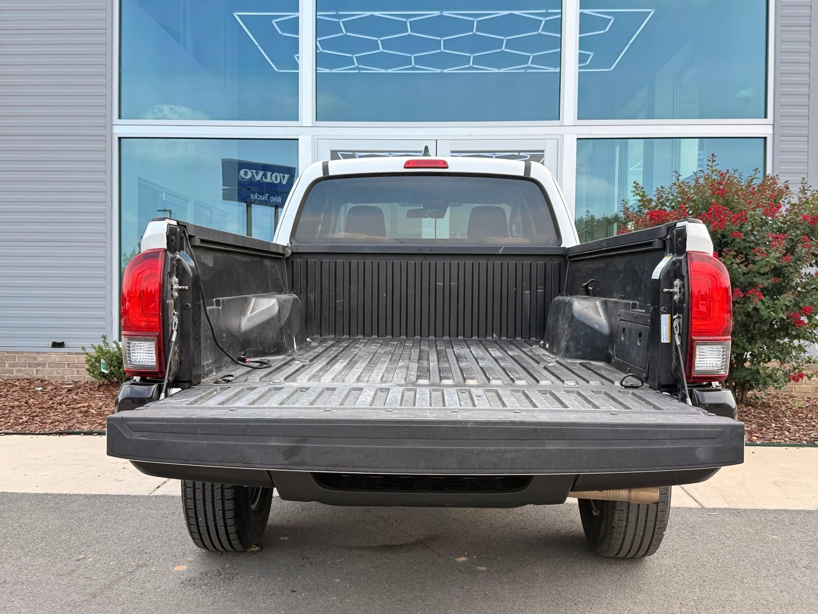 Used 2020 Toyota Tacoma SR RWD image 34