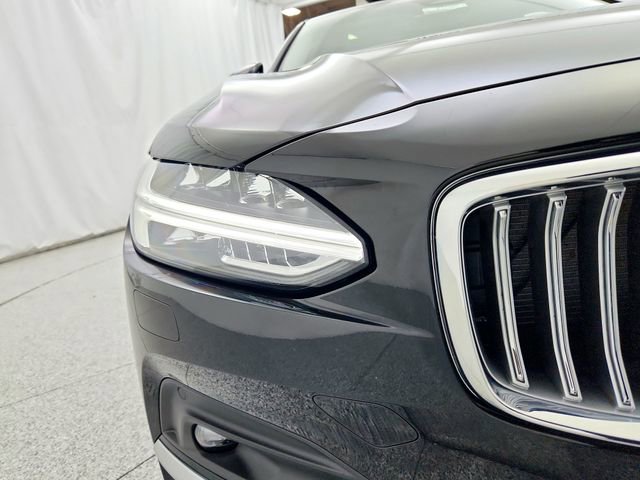 Certified 2023 Volvo S90 B6 Plus w/ Protection Package Premier image 32