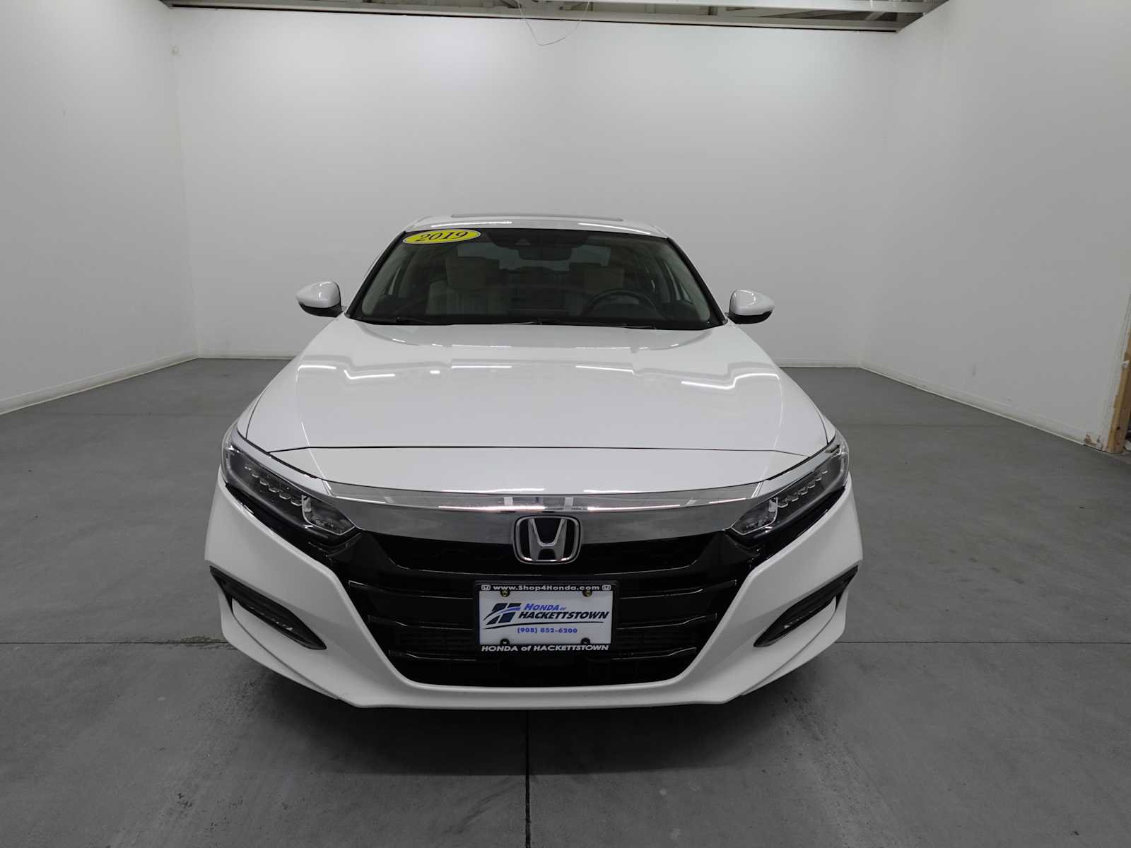 Certified 2019 Honda Accord EX-L image 2
