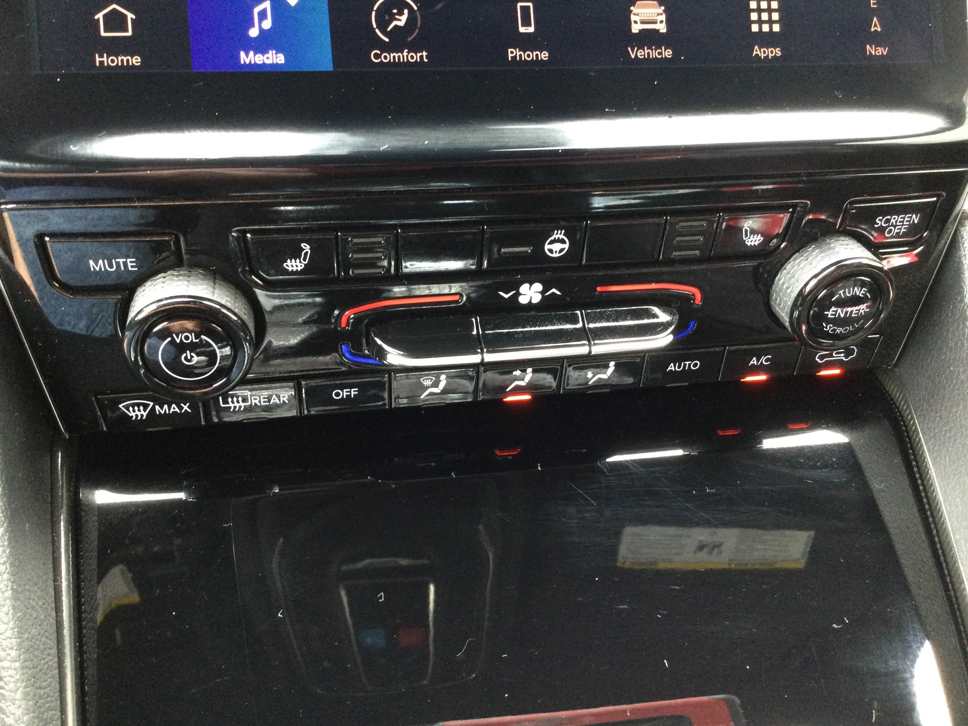 Used 2024 Jeep Grand Cherokee L Limited image 13