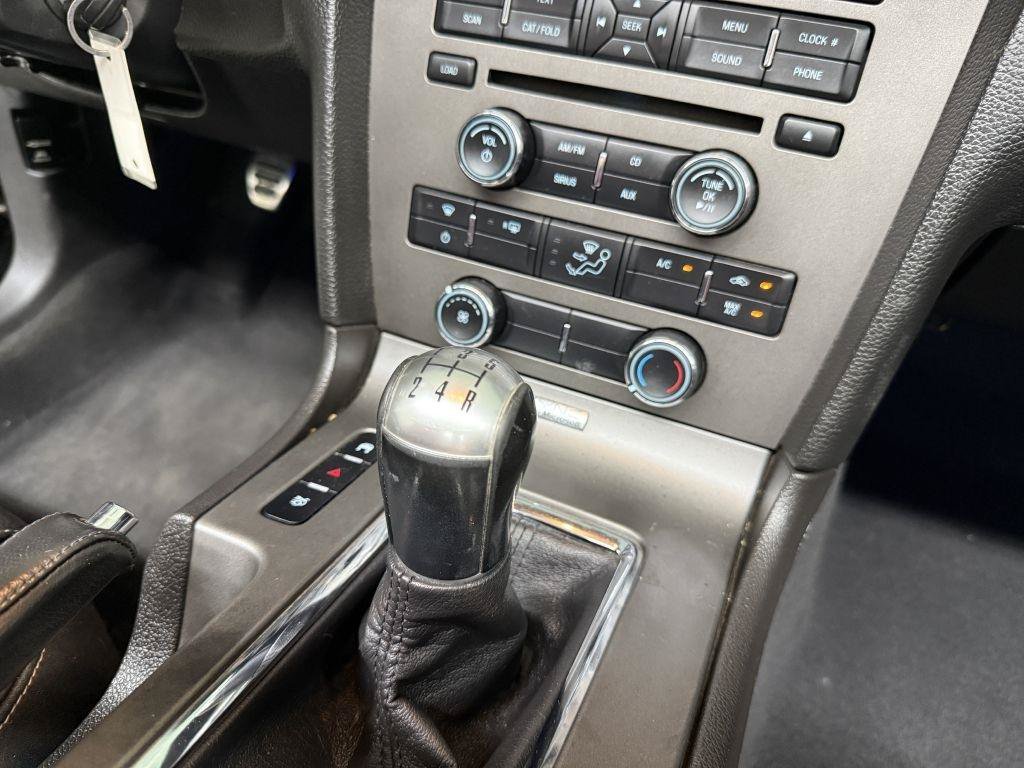 Used 2010 Ford Mustang GT RWD image 24