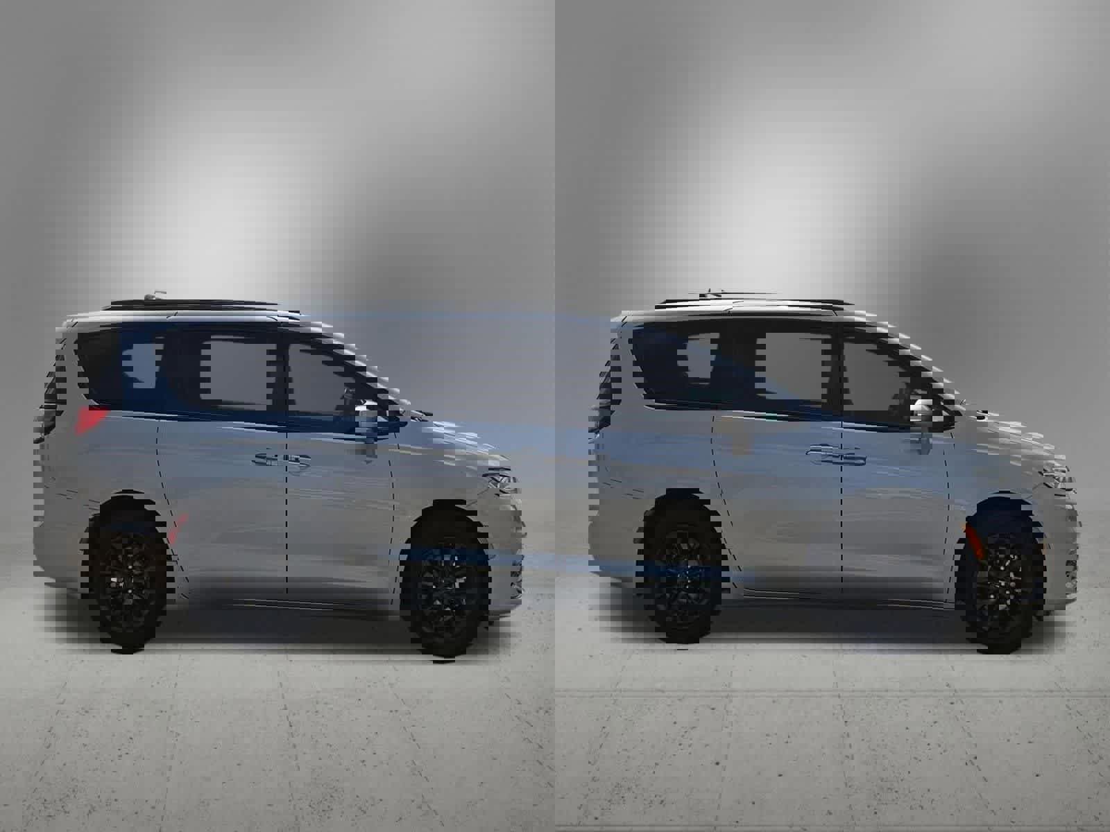 Used 2021 Chrysler Pacifica Touring w/ S Appearance Package image 7