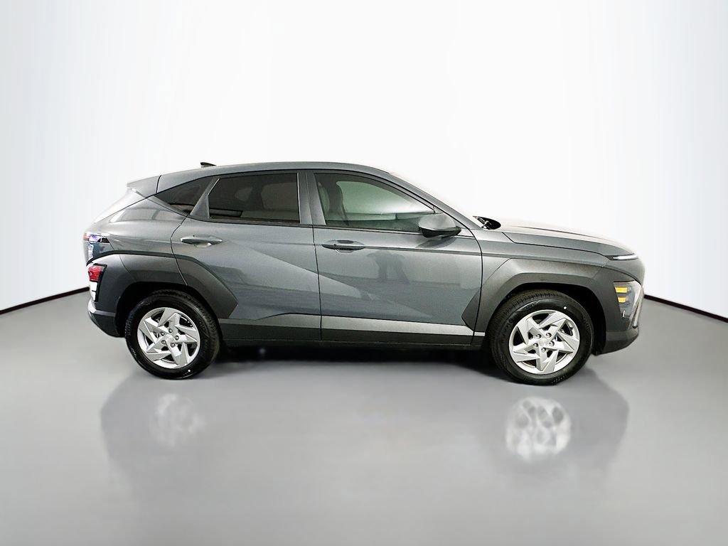 New 2026 Hyundai Kona SE image 4