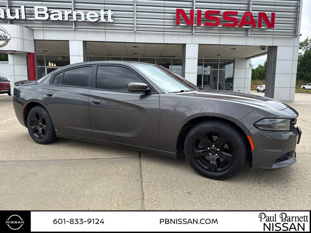 Used 2021 Dodge Charger SXT w/ Leather Interior Group RWD image 4