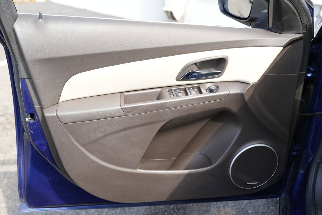 Used 2013 Chevrolet Cruze LT image 21