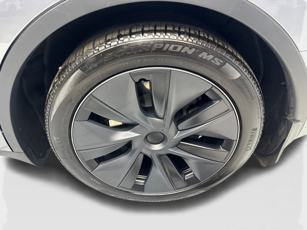 Used 2024 Tesla Model Y Long Range AWD/4WD image 85