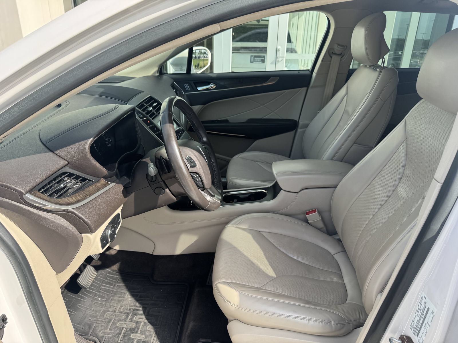 Used 2017 Lincoln MKC Reserve AWD/4WD image 5