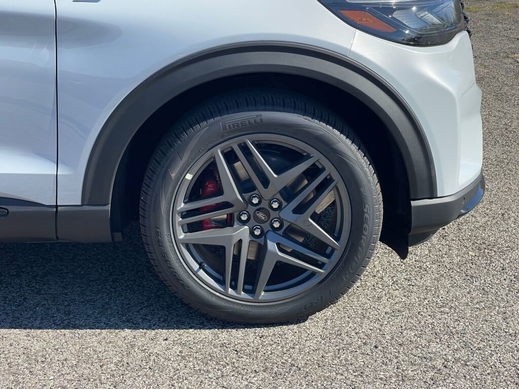 New 2026 Ford Explorer ST-Line image 17